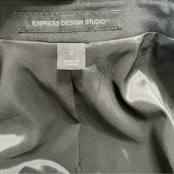 Express Design Studio Black Two-Button Blazer Size 2 – Tailored Fit, Fully Lined - Picture 8 of 13